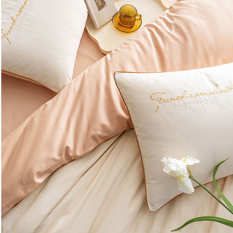 Obojeni jednostavan i velikodušni set od čistog pamučnog kreveta